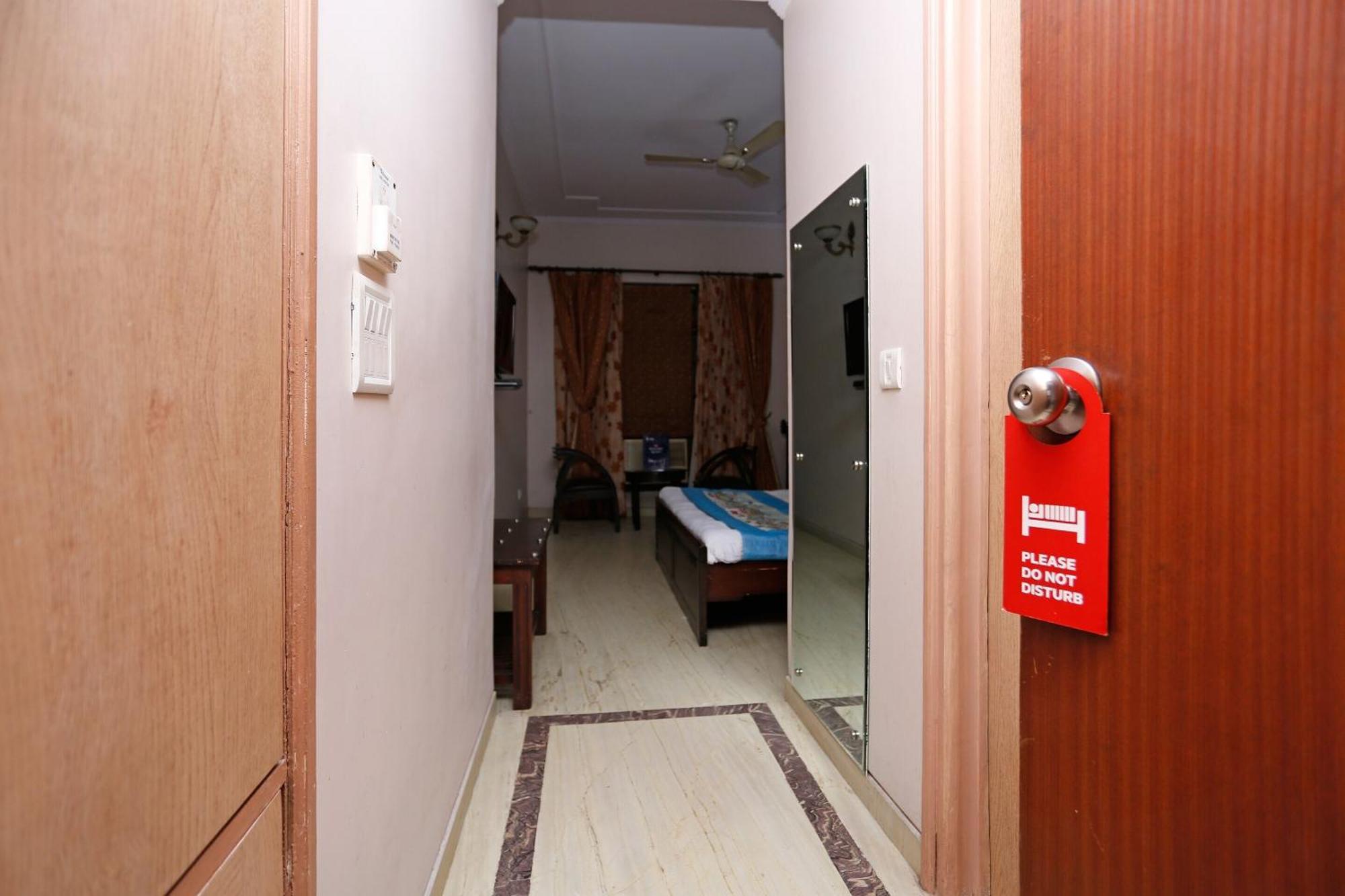 דלהי Hotel O Mid Town מראה חיצוני תמונה