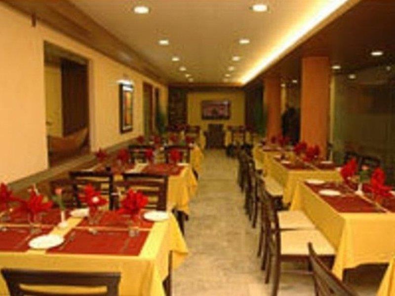דלהי Hotel O Mid Town מראה חיצוני תמונה