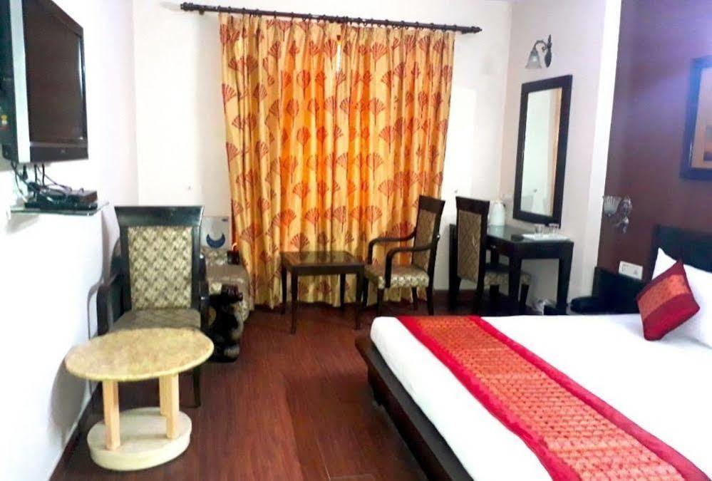 דלהי Hotel O Mid Town מראה חיצוני תמונה