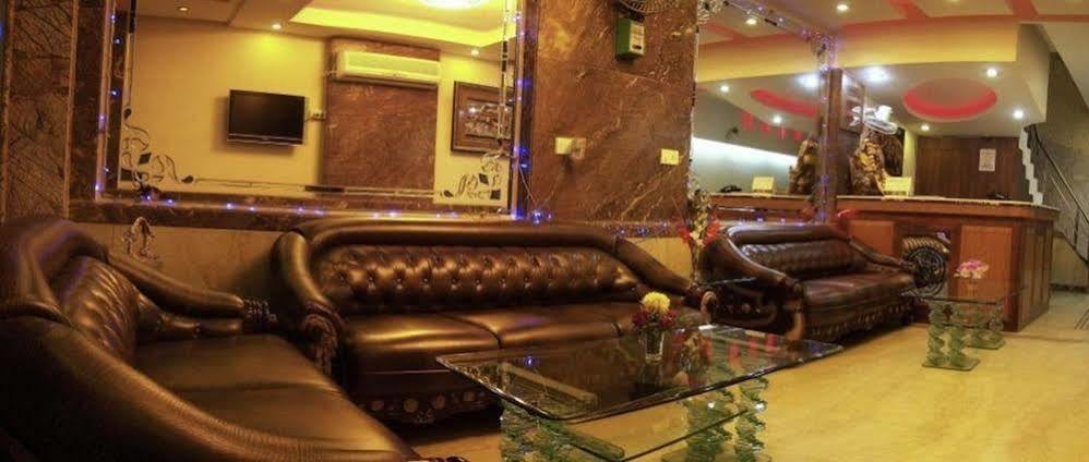 דלהי Hotel O Mid Town מראה חיצוני תמונה